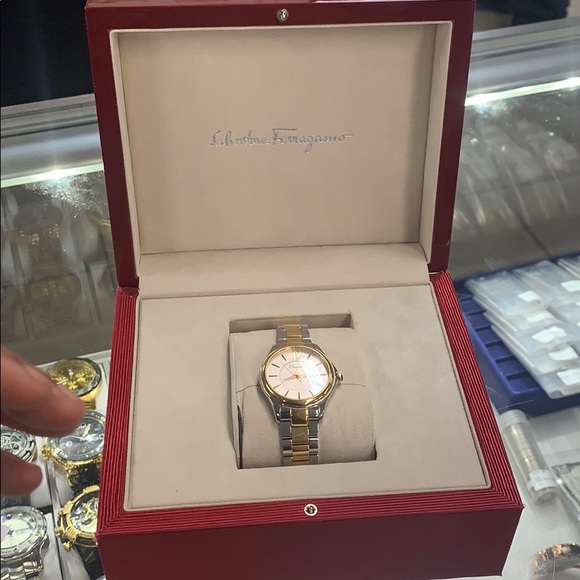 Salvatore ferragamo watch Ladys